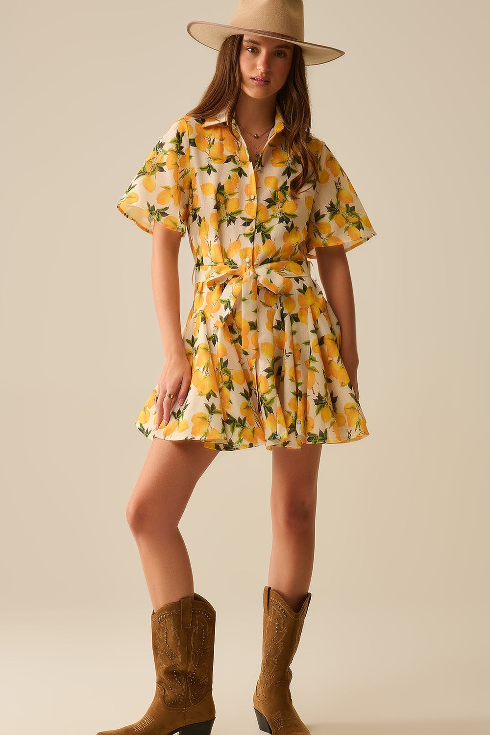 Robe romantique avec ceinture imprimé citron et manches courtes