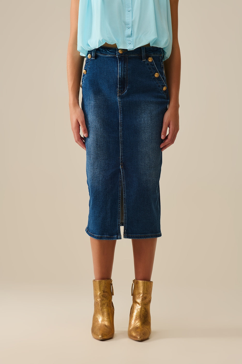 Jupe midi en denim extensible avec boutons dorés