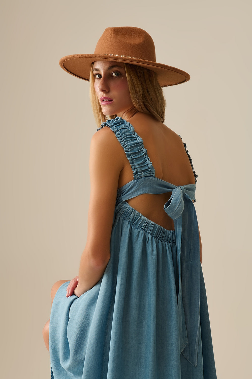 Robe longue à bretelles volantées en tissu tencel bleu clair