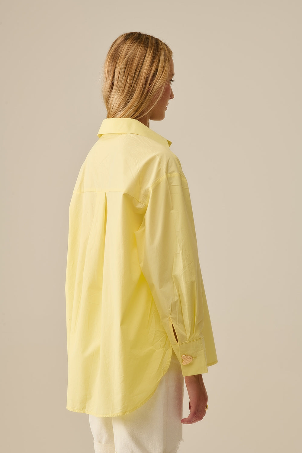 Chemise décontractée en popeline avec boutons en forme de cœur dorés en jaune
