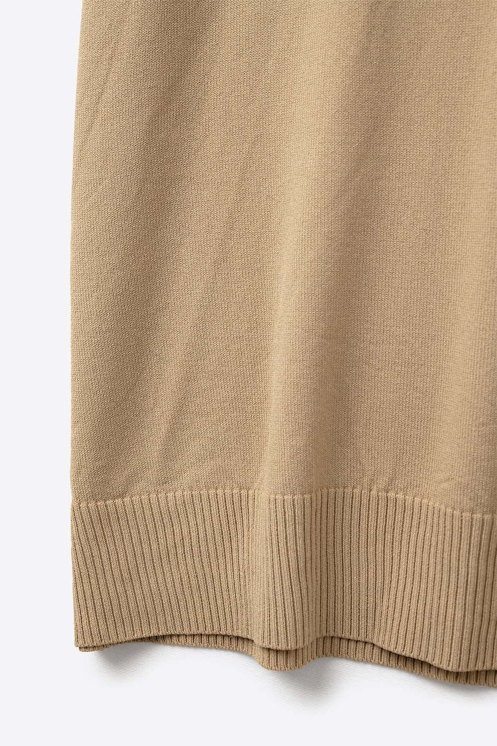 Top à manches courtes de type polo en tricot fin camel