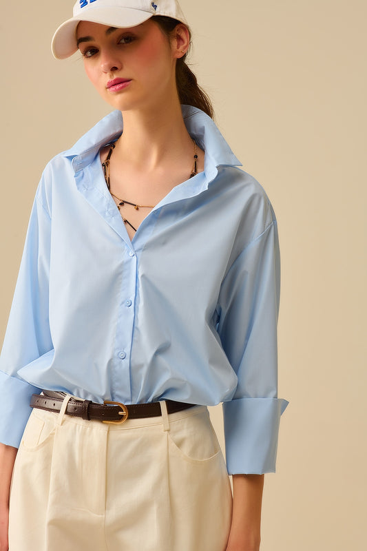 Chemise en popeline bleue avec poignets extra larges