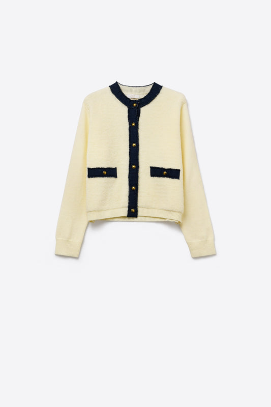 Cardigan chic crème avec détails en denim marine