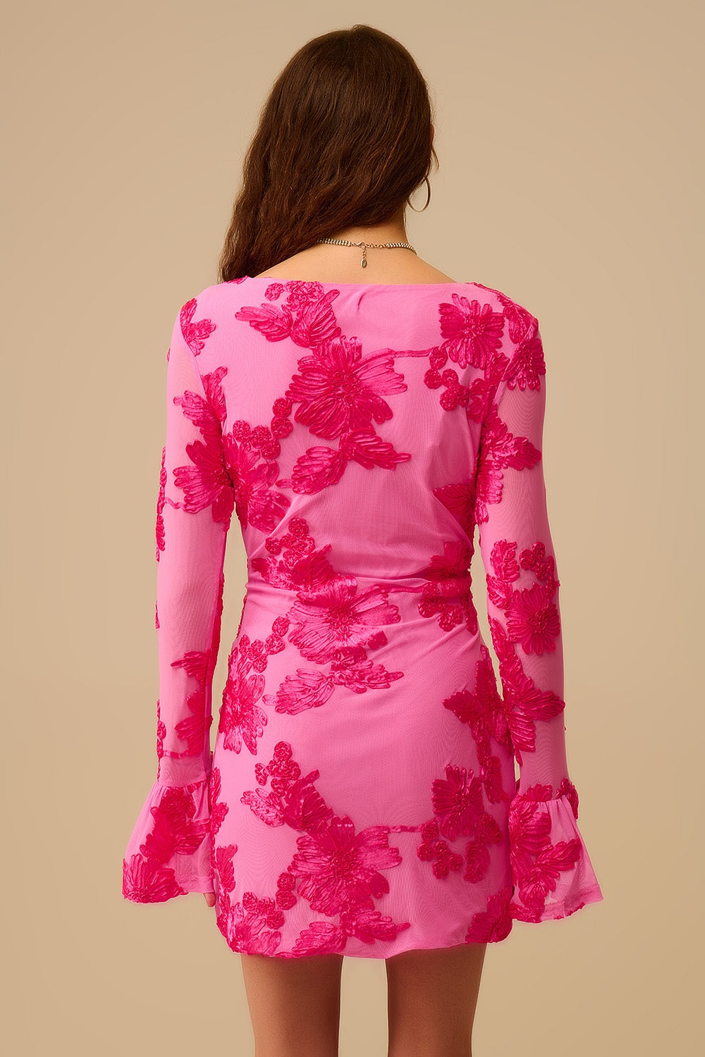robe mini en chiffon fuchsia avec brocart floral