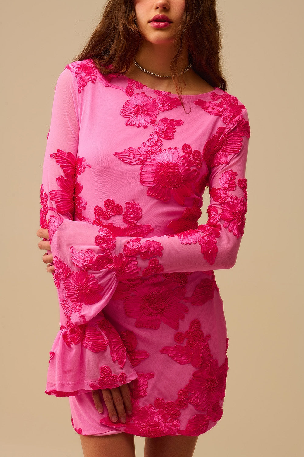 robe mini en chiffon fuchsia avec brocart floral