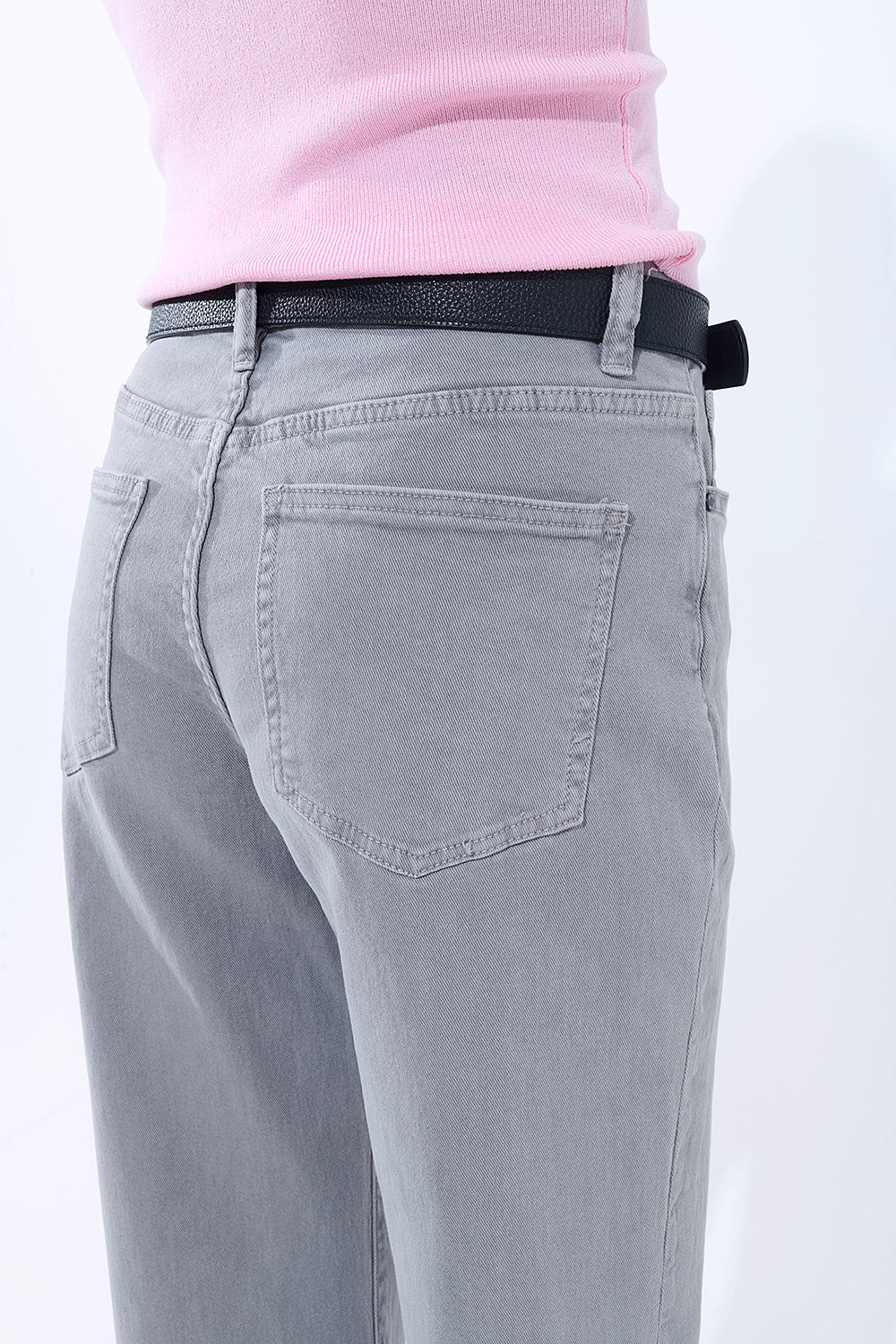 Pantalon droit à ourlet court en gris