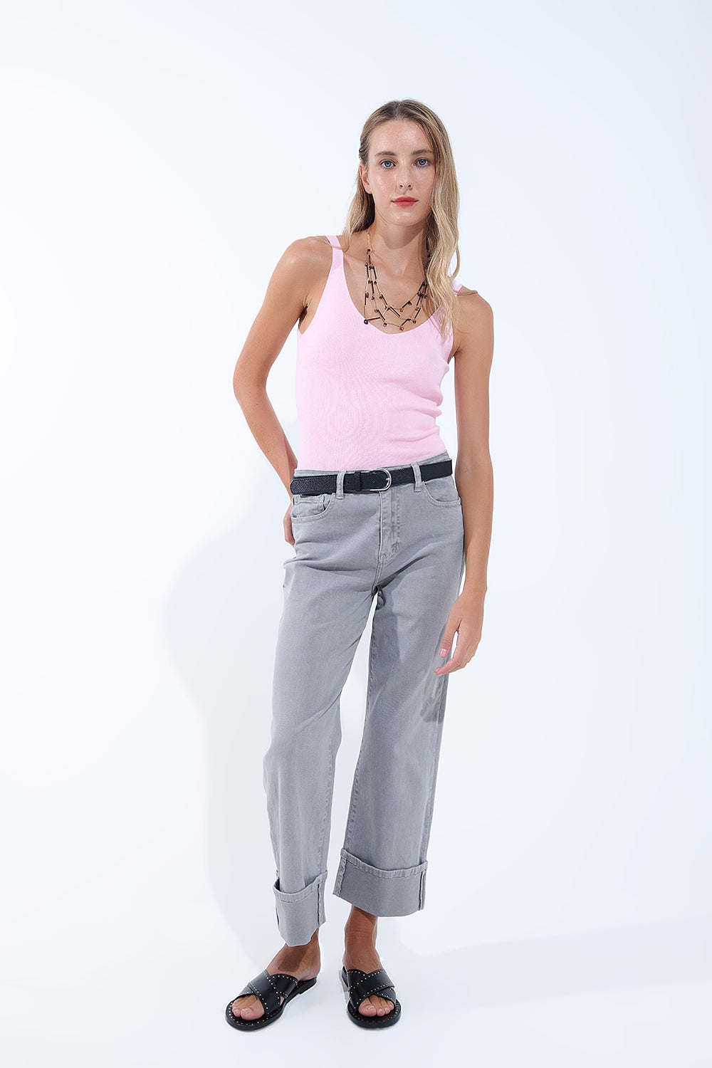 Pantalon droit à ourlet court en gris