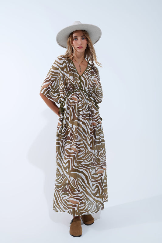 Robe longue fluide en mousseline de soie imprimé zèbre kaki avec cordon de serrage à la taille