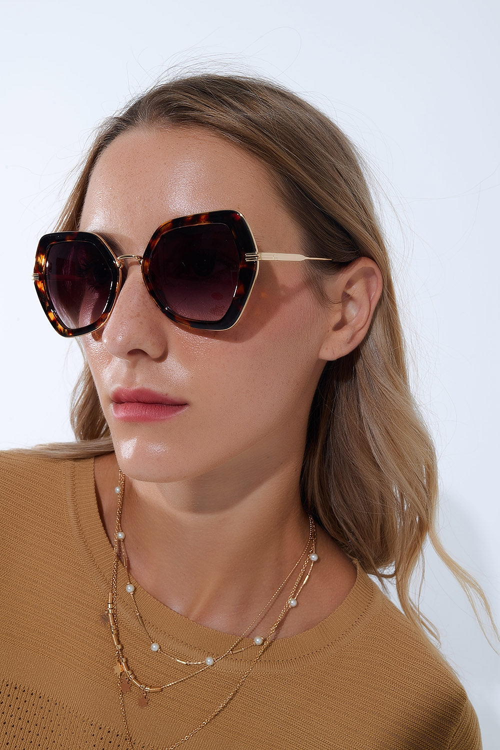 Lunettes de soleil extra-larges à œil de chat hexagonal en écaille de tortue