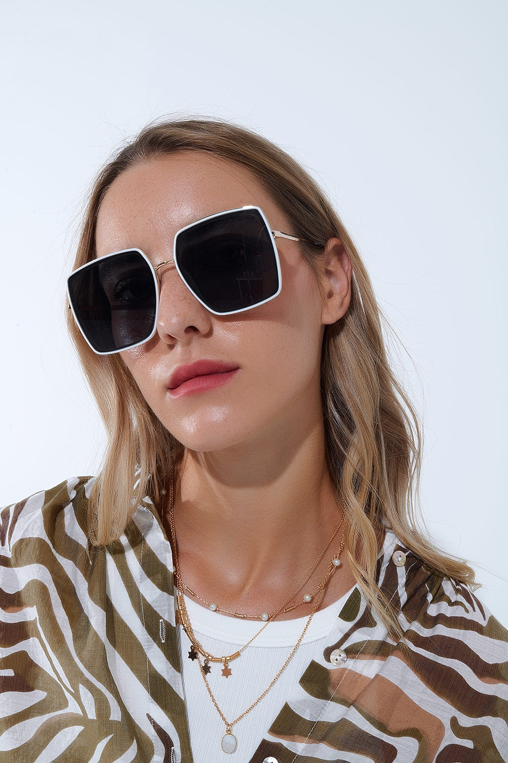 Lunettes de soleil carrées extra-larges en blanc
