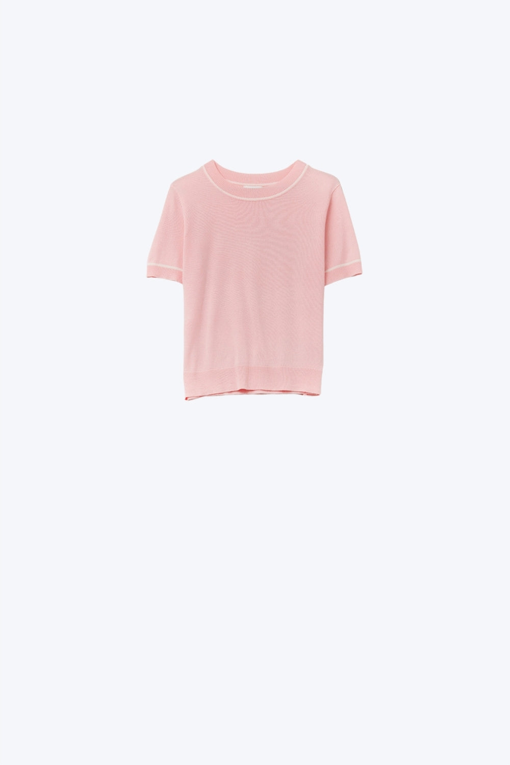 Top à manches courtes en tricot rose pâle avec bordures contrastées blanches