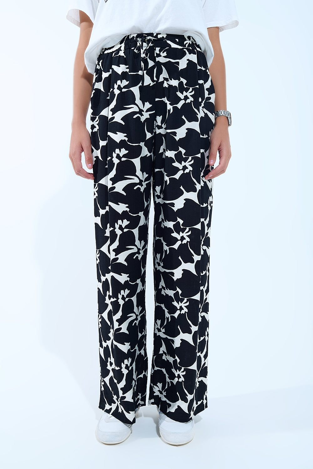 Pantalon droit à imprimé floral hawaïen en noir et blanc