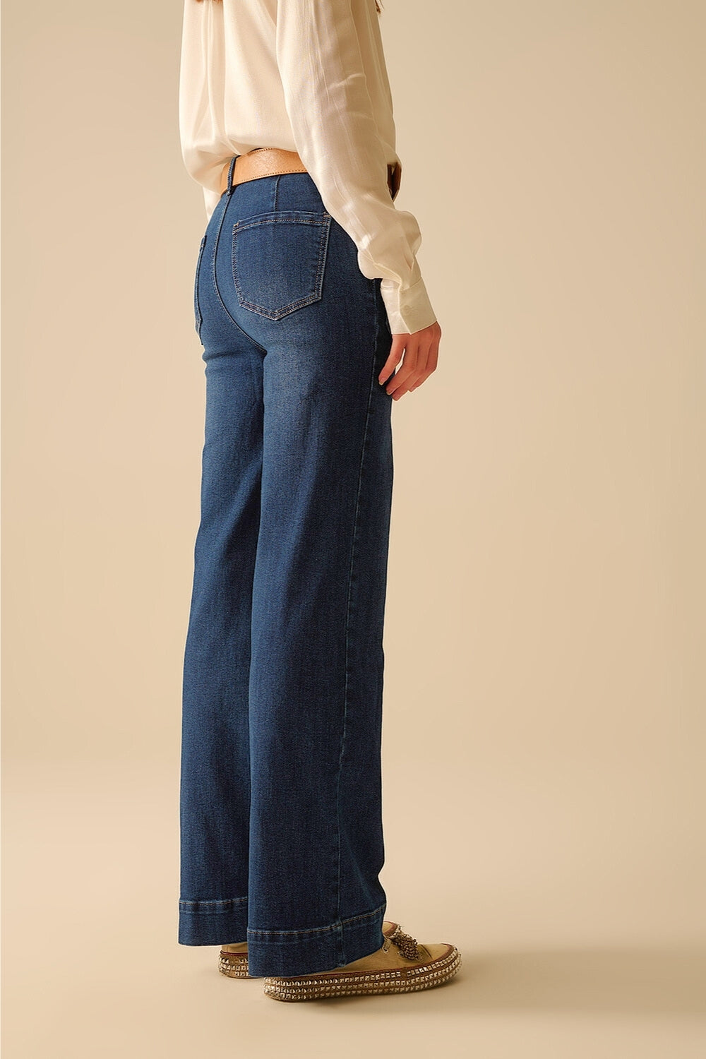 Jean à coupe large et poches en denim foncé