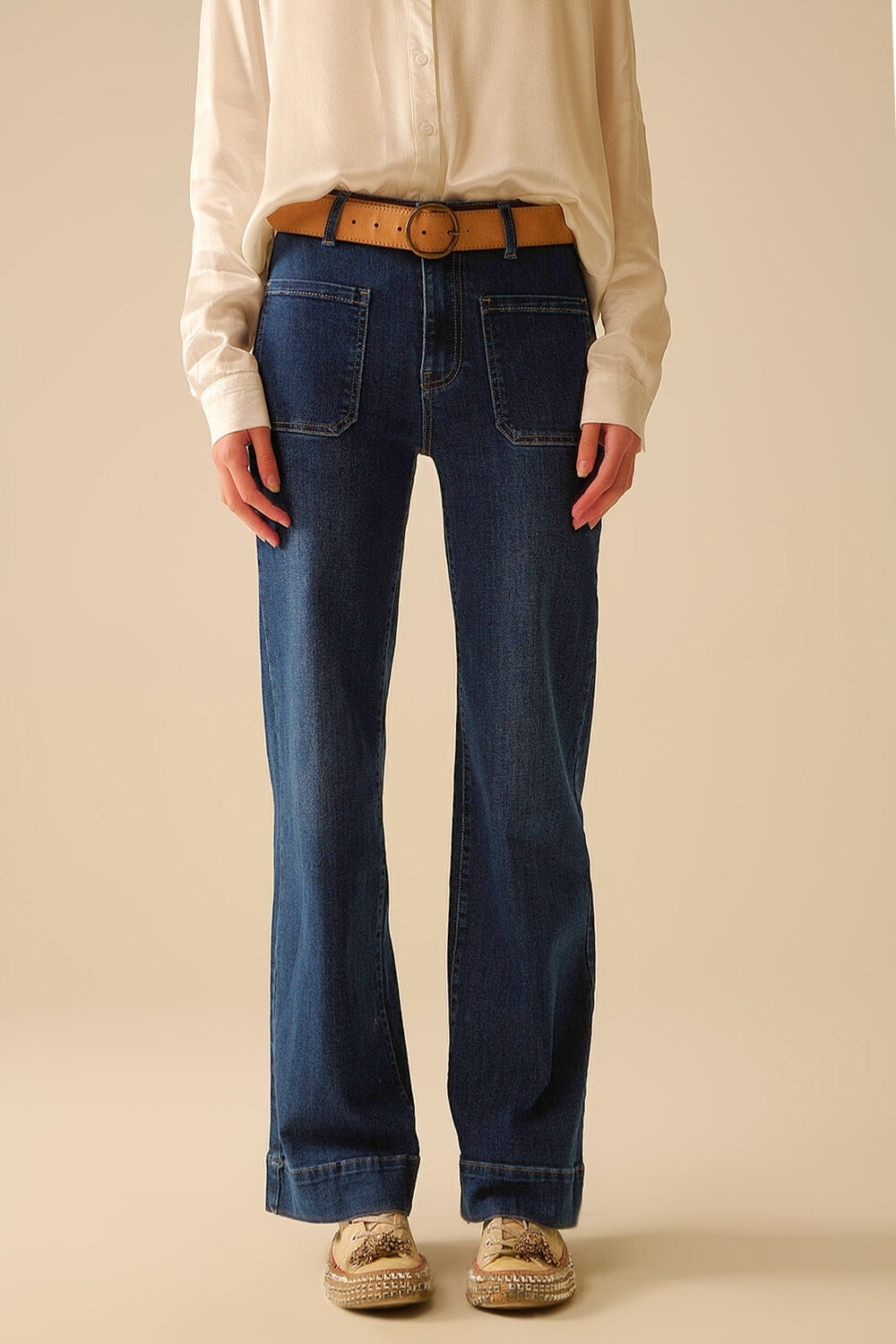 Jean à coupe large et poches en denim foncé