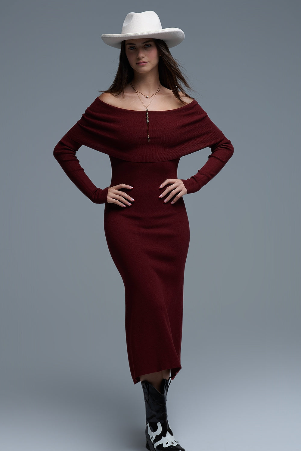 Robe longue à larges bretelles en tricot bordeaux
