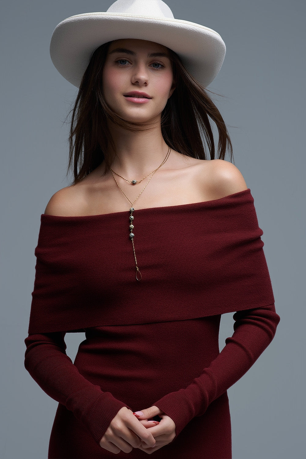 Robe longue à larges bretelles en tricot bordeaux
