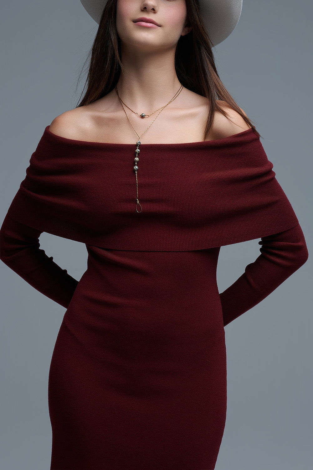Robe longue à larges bretelles en tricot bordeaux