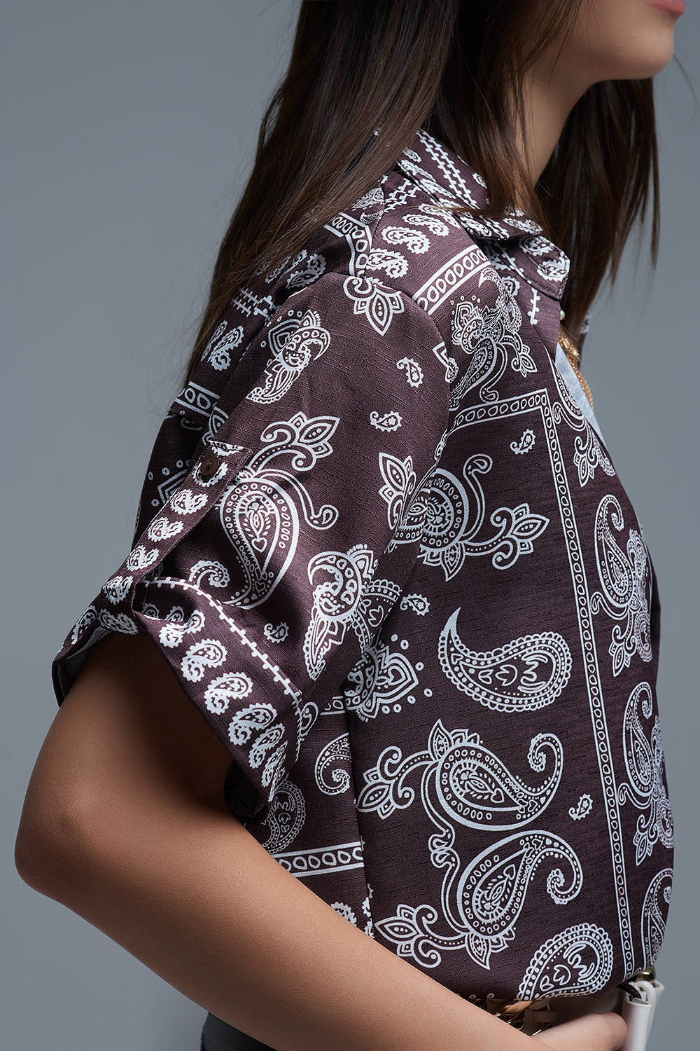 Chemise à manches courtes imprimée Paisley marron