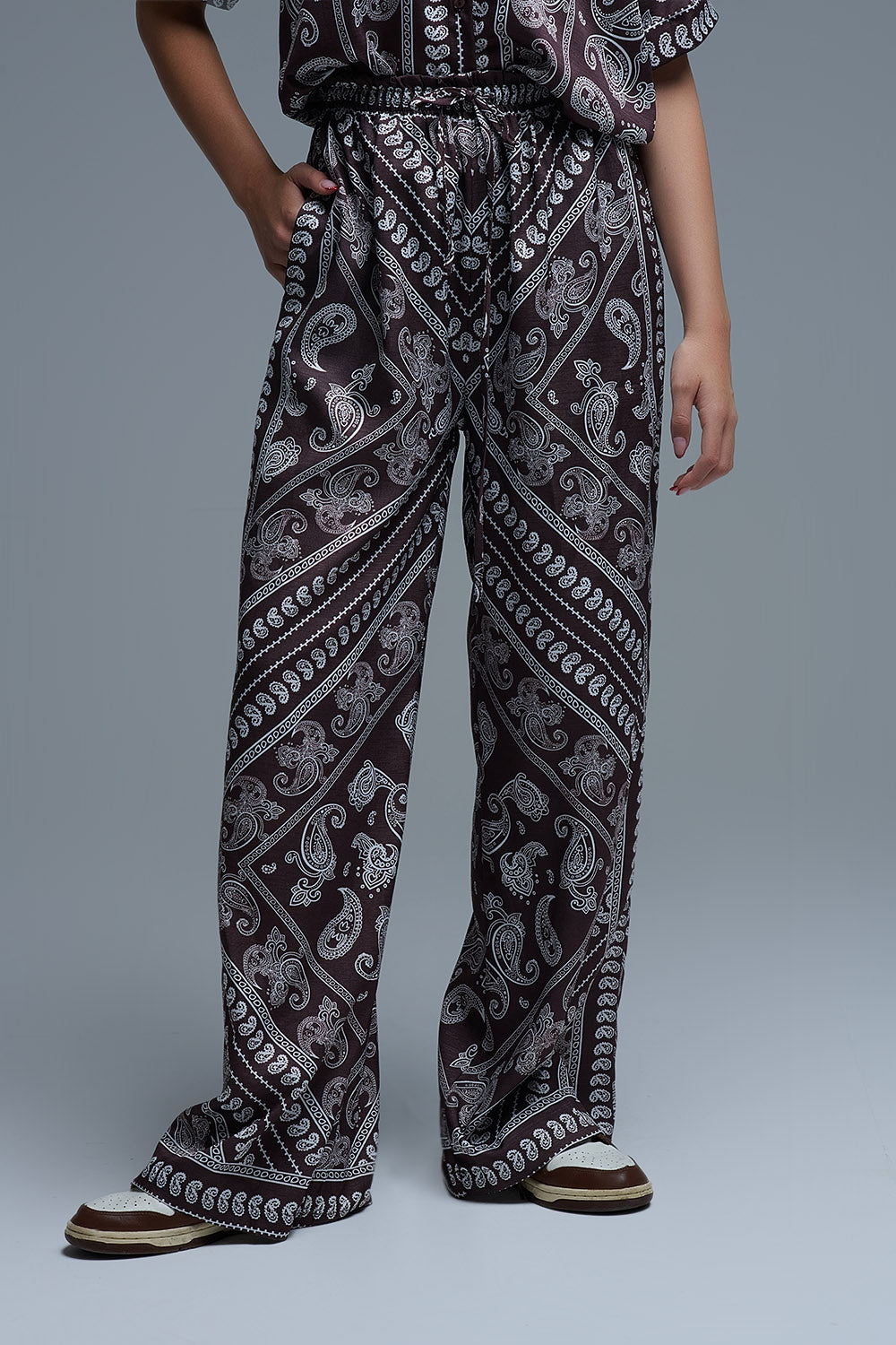 Pantalon décontracté à imprimé cachemire avec cordon de serrage ajustable en marron