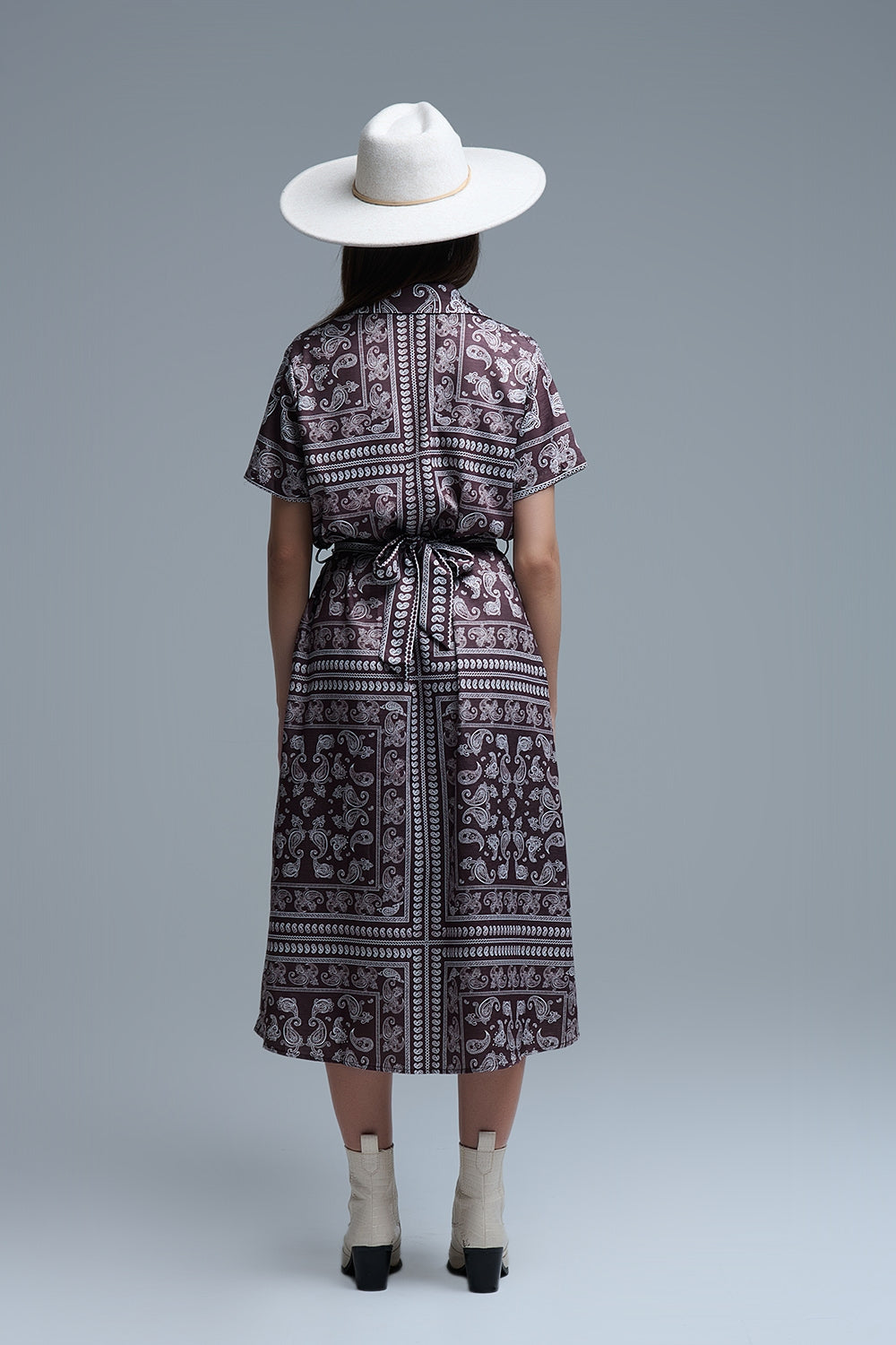 Robe chemise à manches courtes imprimée Paisley marron