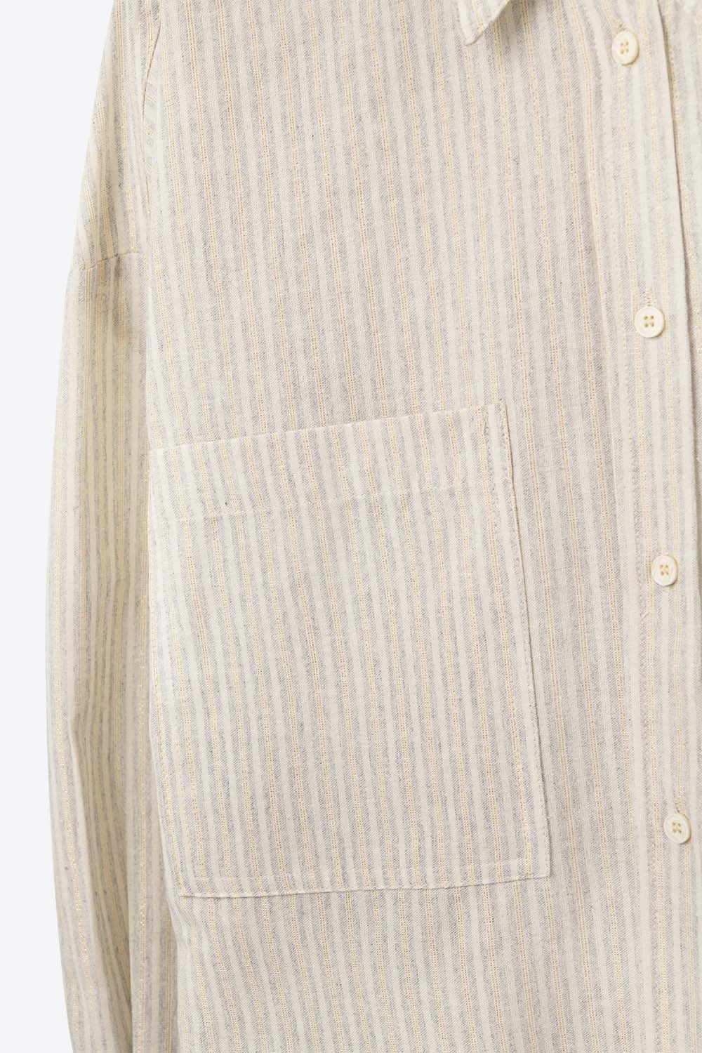 Chemise décontractée à rayures avec poches poitrine surdimensionnées