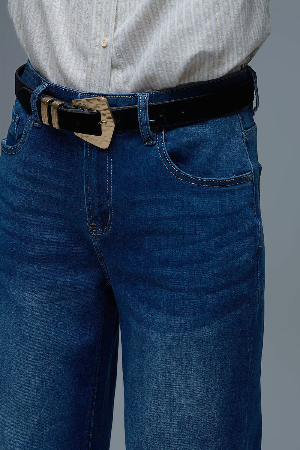 Jeans Basic Barrel Style en bleu moyen