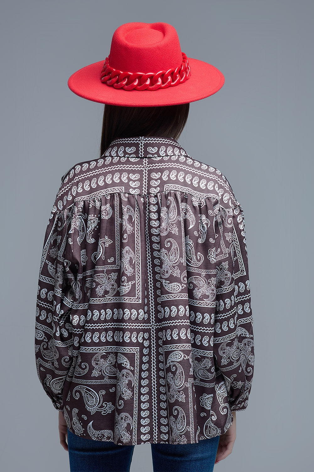 Chemise marron à manches volumineuses et motif cachemire