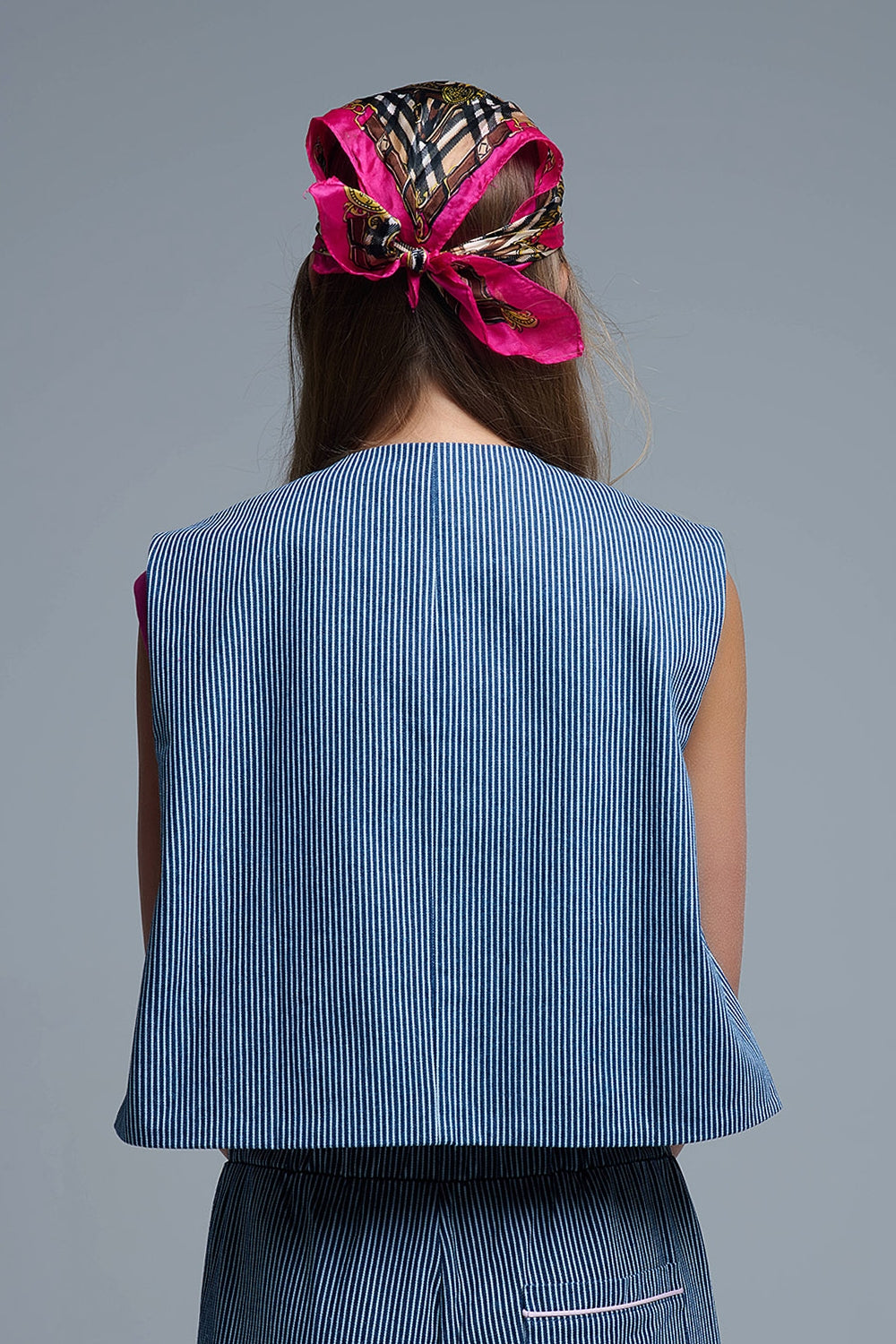 Gilet ras du cou rayé bleu et blanc