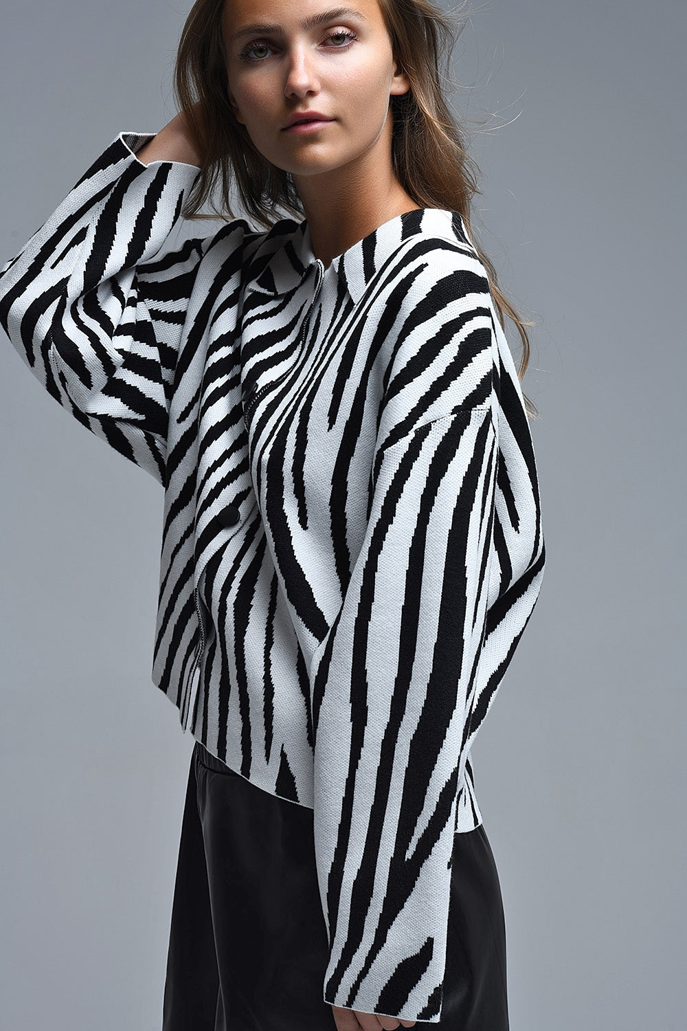 Cardigan à col polo imprimé zèbre noir et blanc