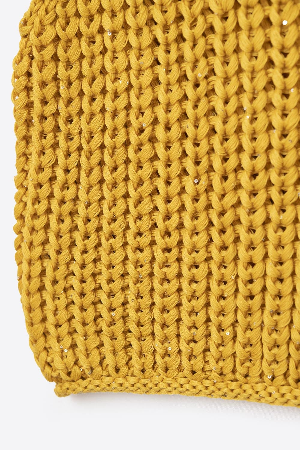 Gilet crocheté jaune avec fils pailletés