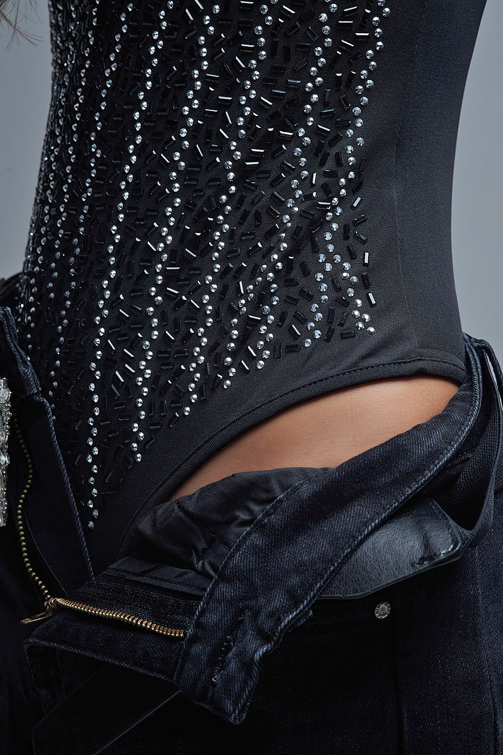Body de fête amincissant avec perles en noir