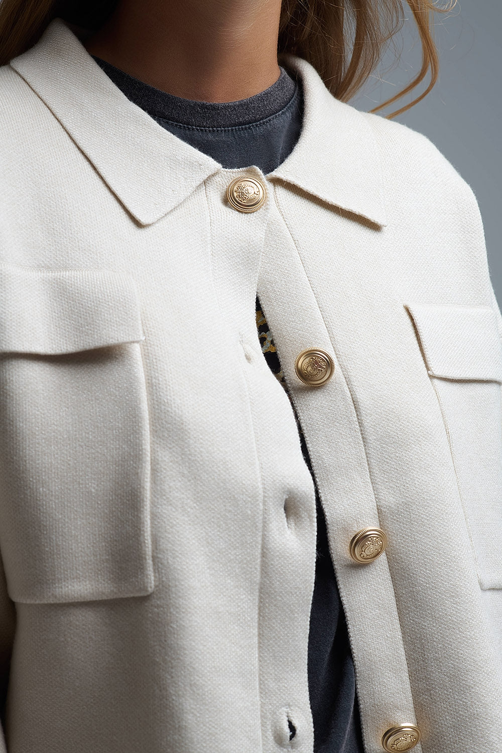 Cardigan formel décontracté en tricot avec poches poitrine en beige