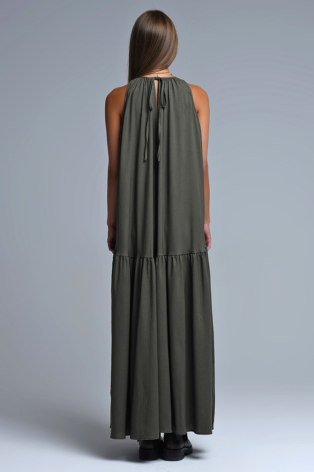 Robe longue à col licou et coutures apparentes en kaki