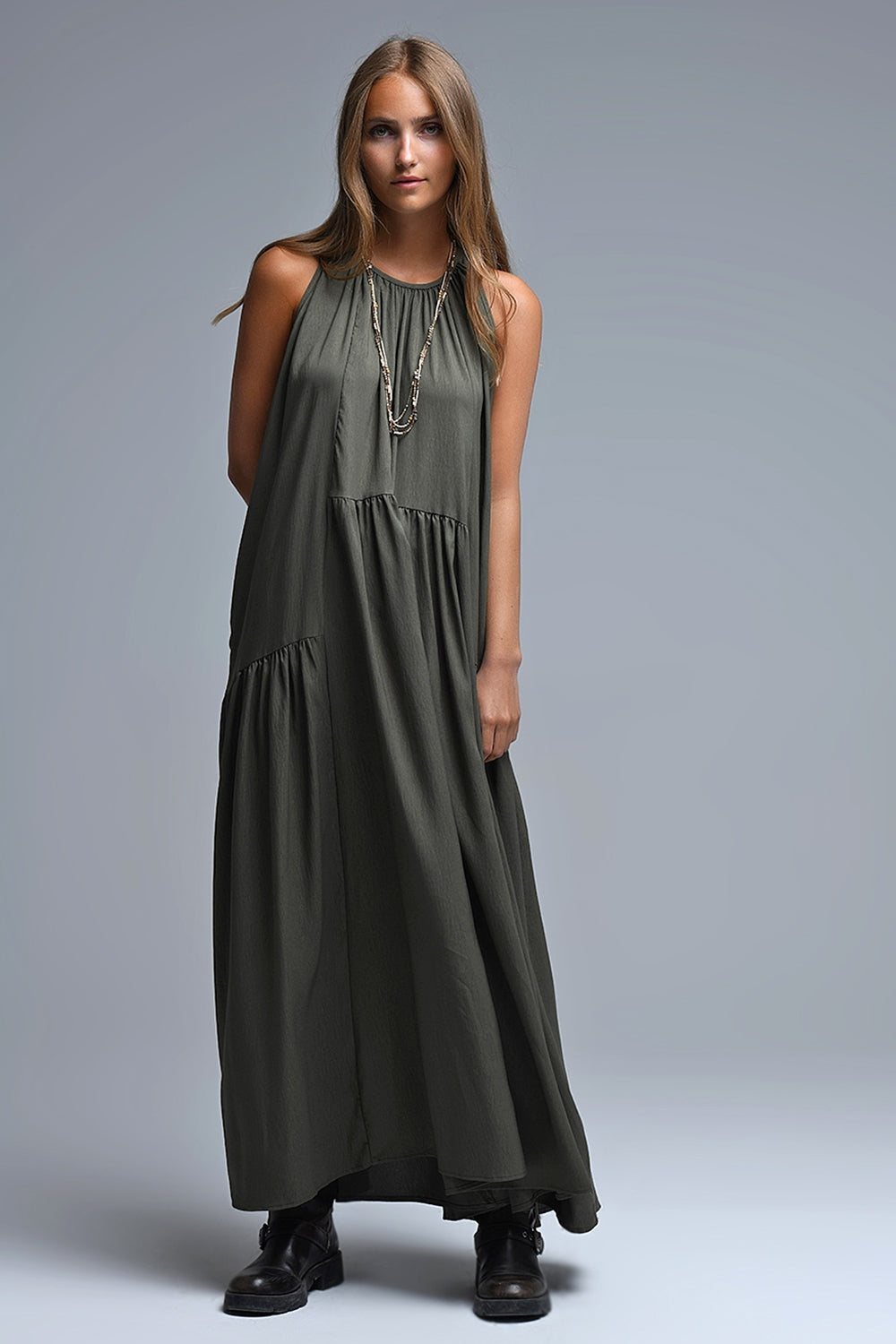 Robe longue à col licou et coutures apparentes en kaki