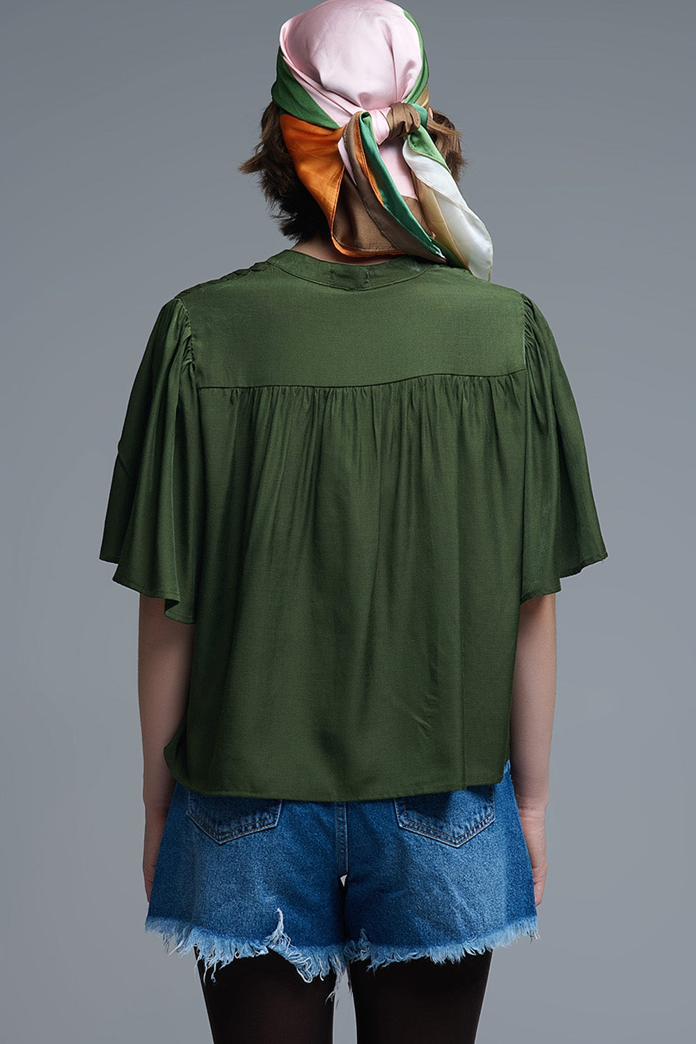 Chemisier vert décontracté de style bohème avec détails brodés