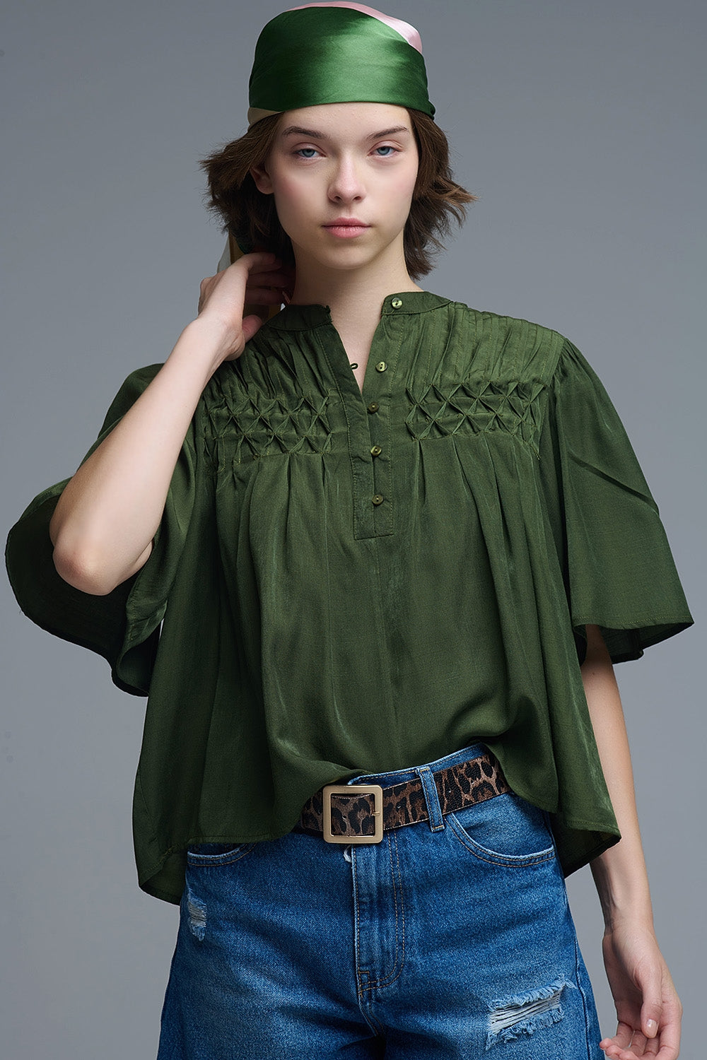 Chemisier vert décontracté de style bohème avec détails brodés