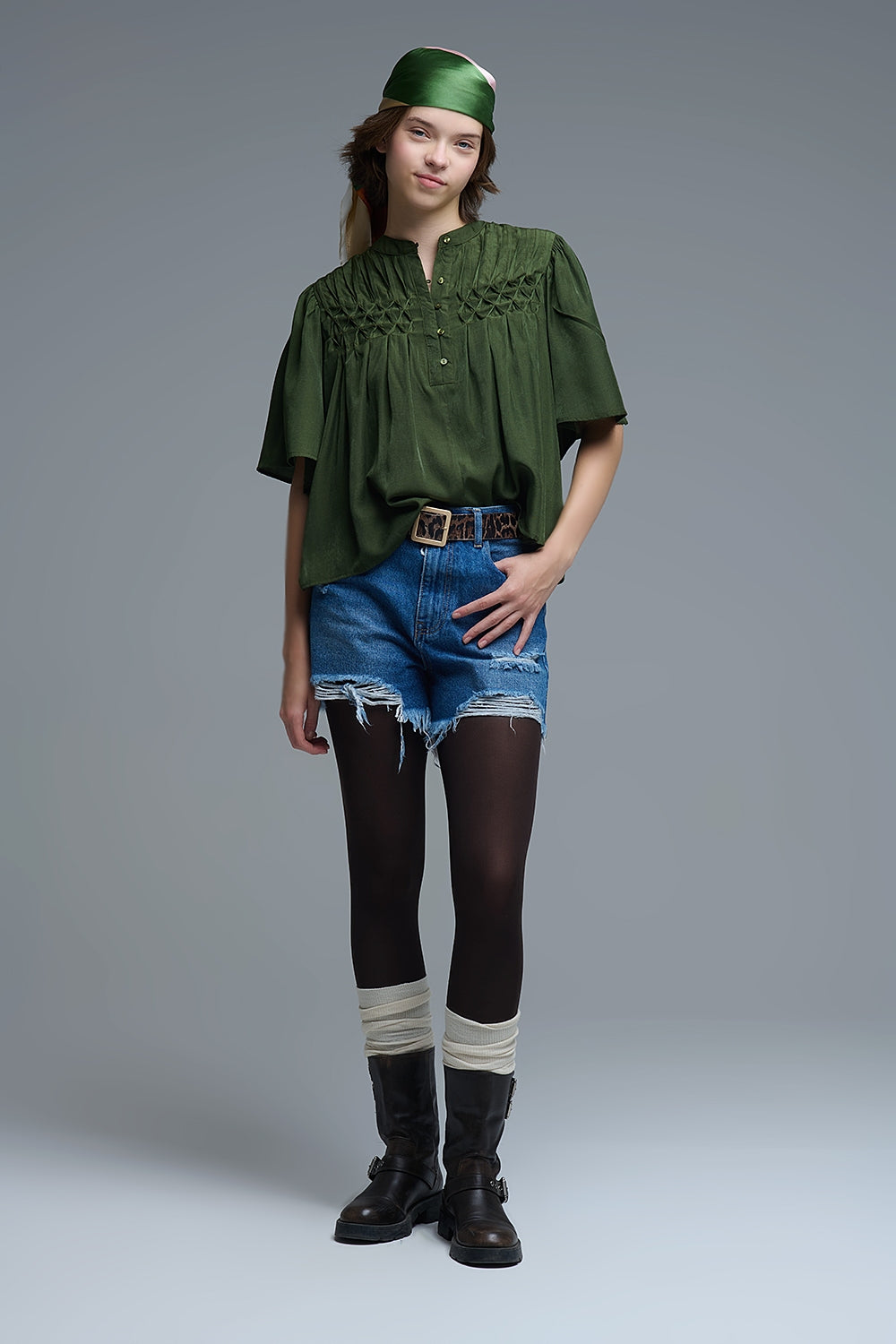 Chemisier vert décontracté de style bohème avec détails brodés