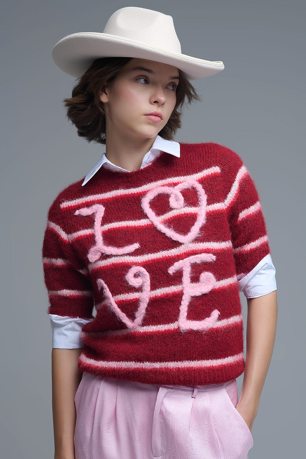 Pull Love brodé à manches courtes en bourgogne