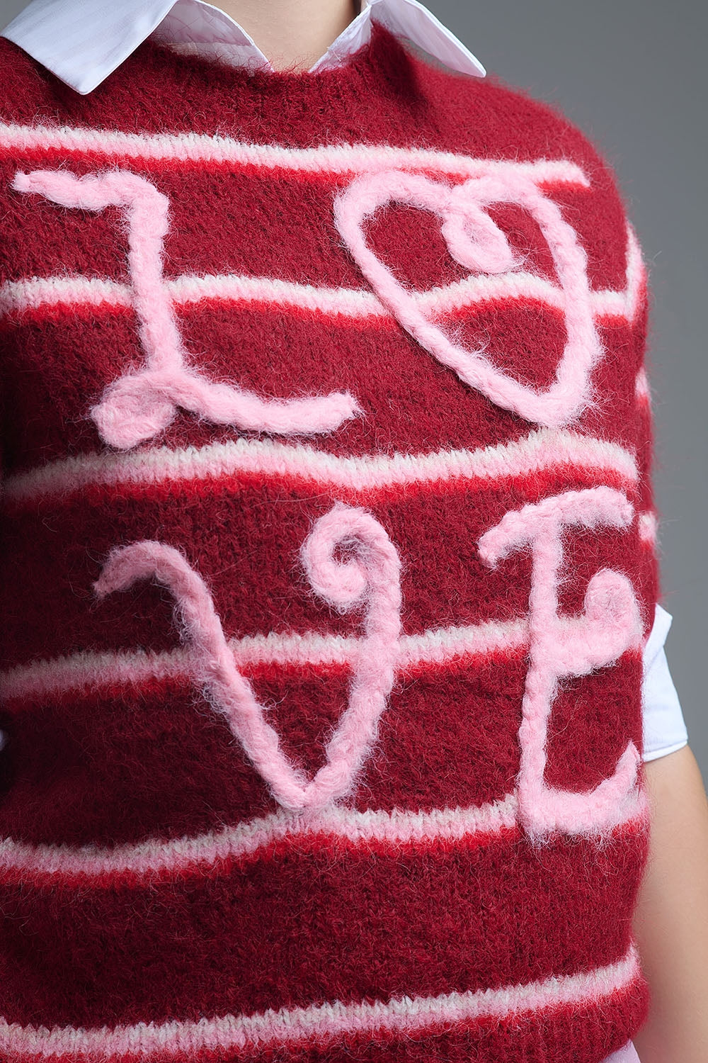 Pull Love brodé à manches courtes en bourgogne