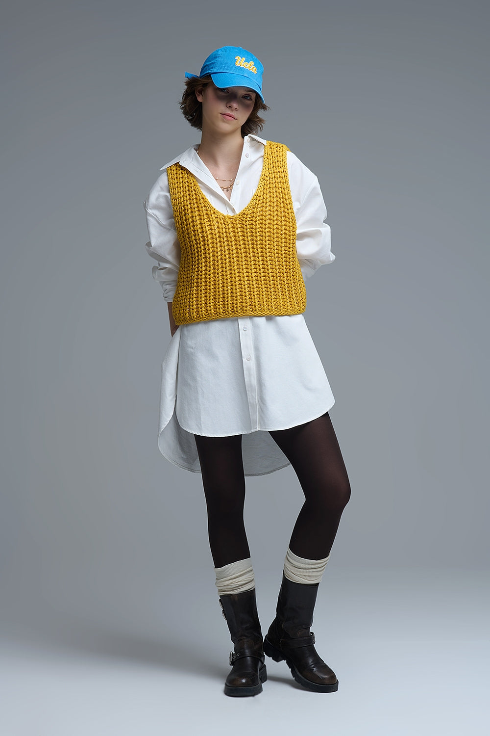 Gilet crocheté jaune avec fils pailletés