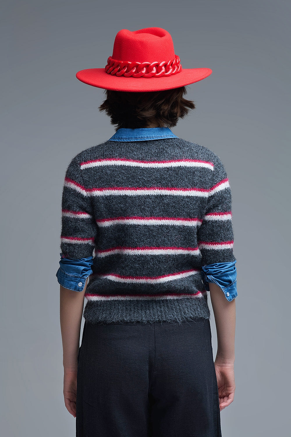 Pull Love brodé à manches courtes en gris foncé