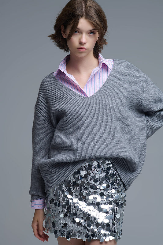 Pull surdimensionné à col en V fin en gris