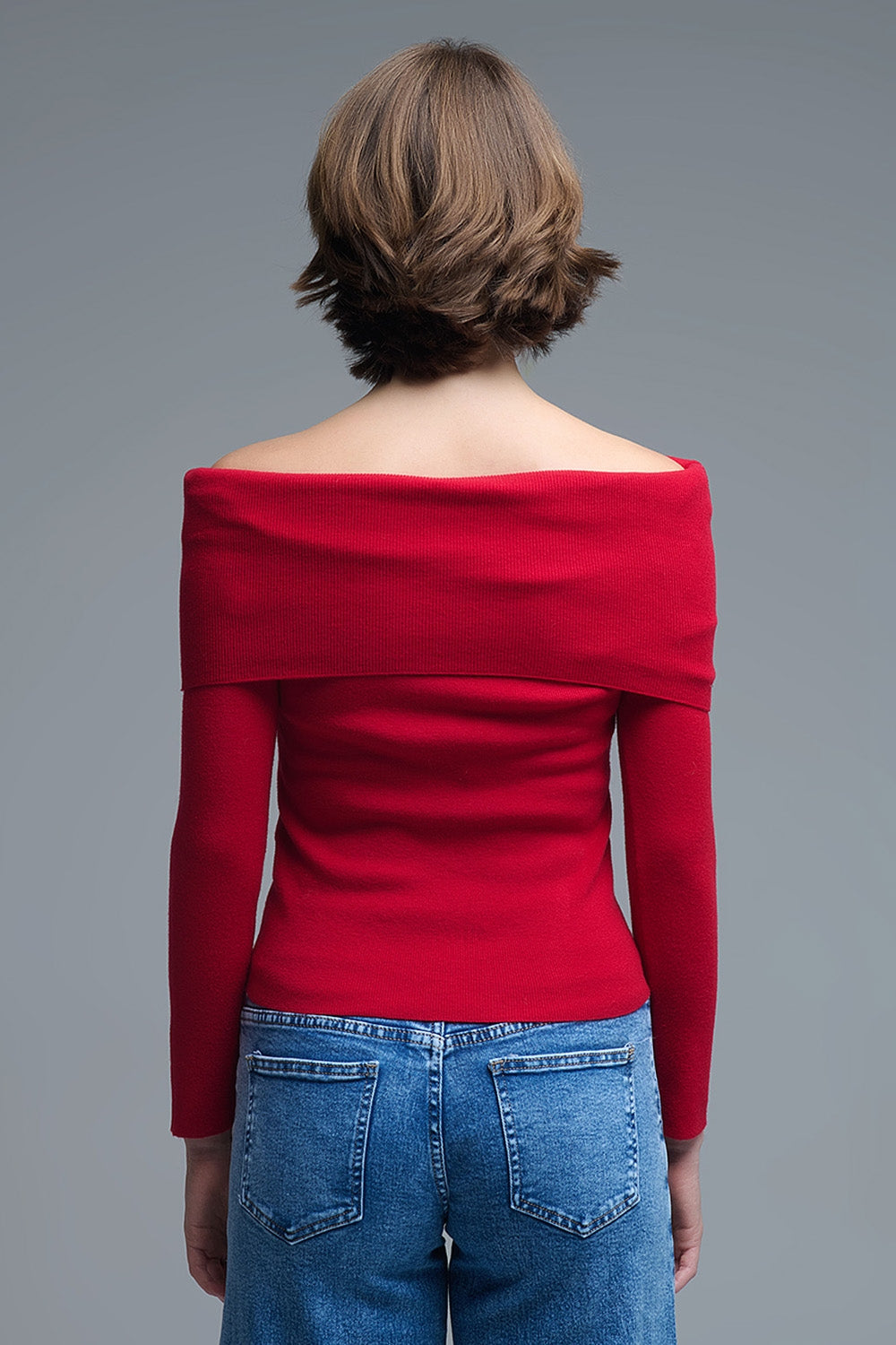 Top chic en tricot rouge à épaulettes