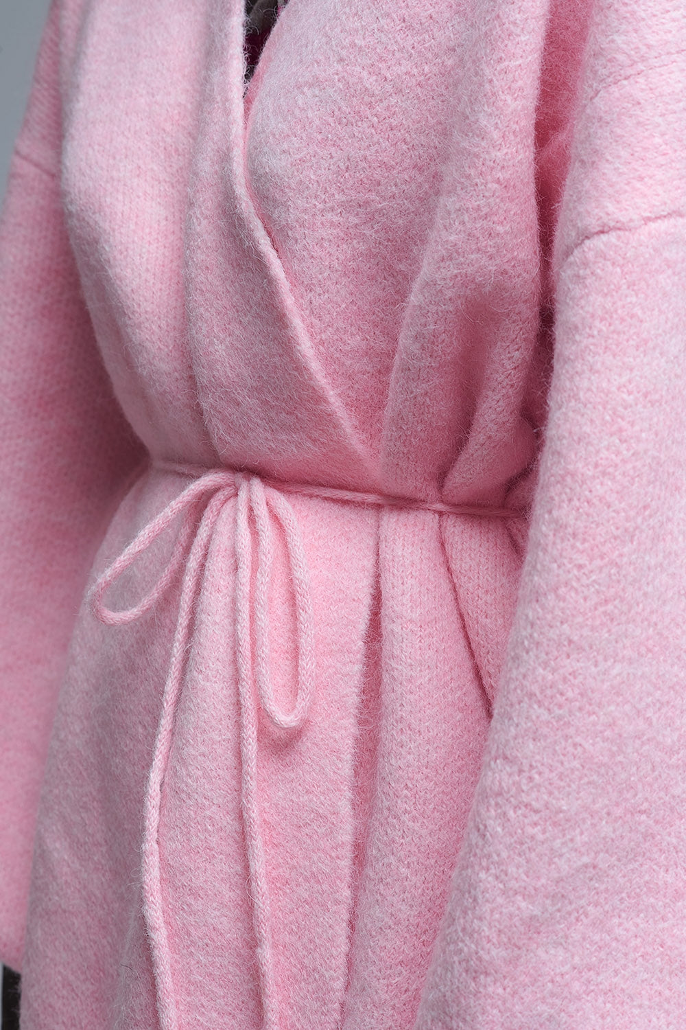 Elégant cardigan rose en maille enveloppante