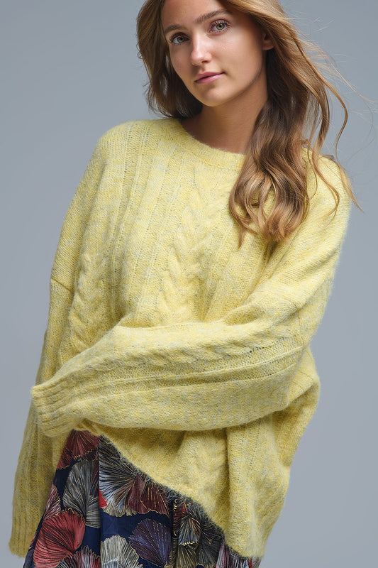Pull à col ras du cou en maille fine câblée jaune