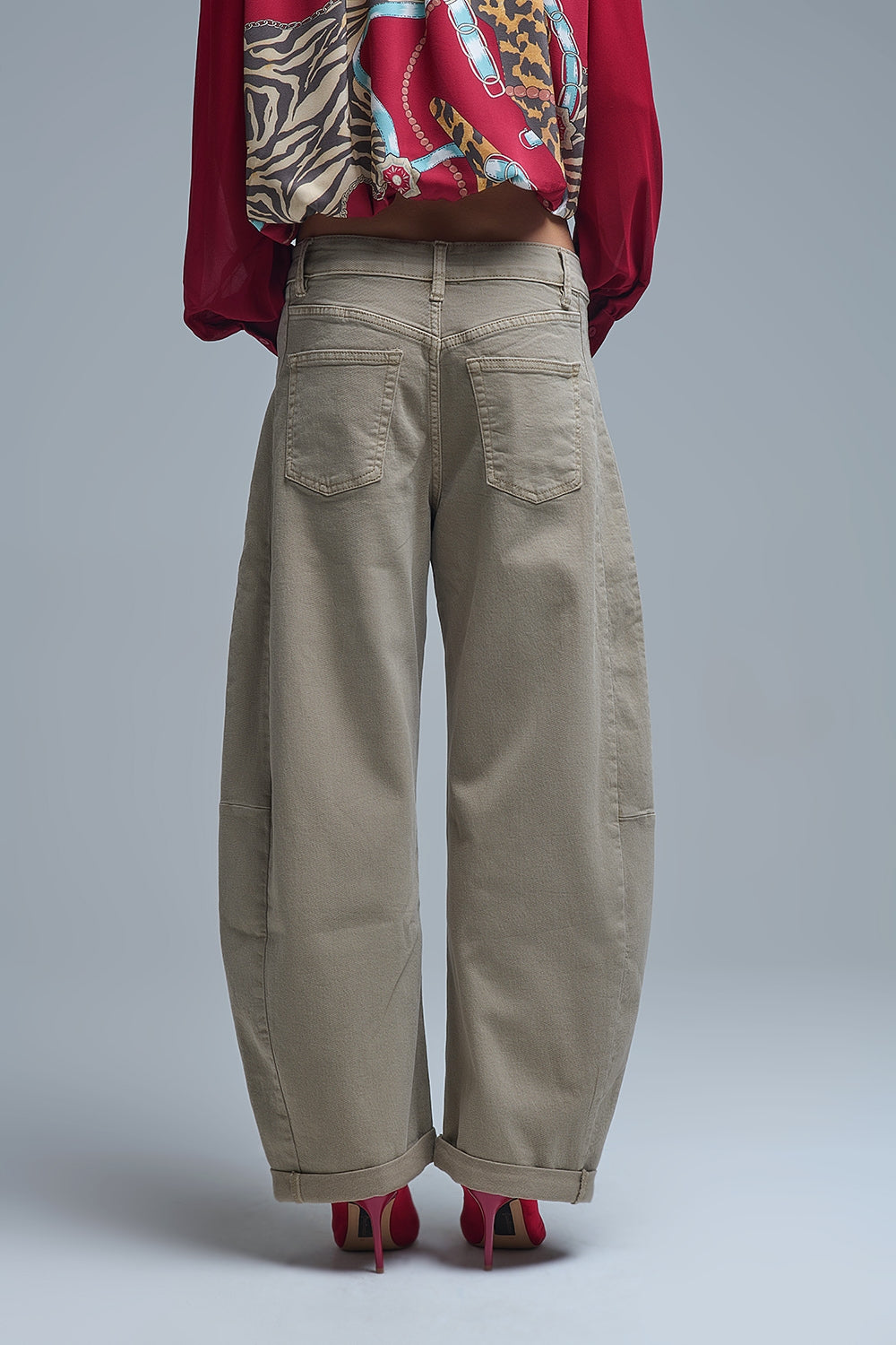 Jean ballon Barrel beige tendance avec poches