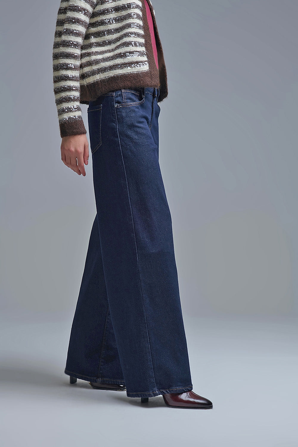 Jeans à jambe large Dark Wash avec surpiqûres contrastées