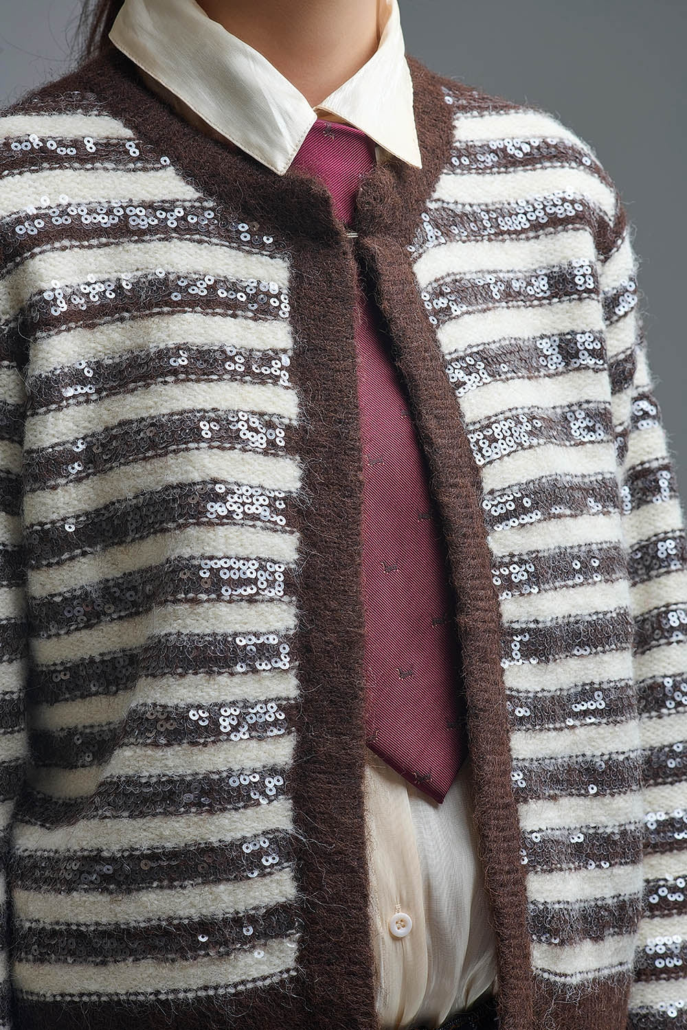 Cardigan à rayures avec paillettes en brun et crème