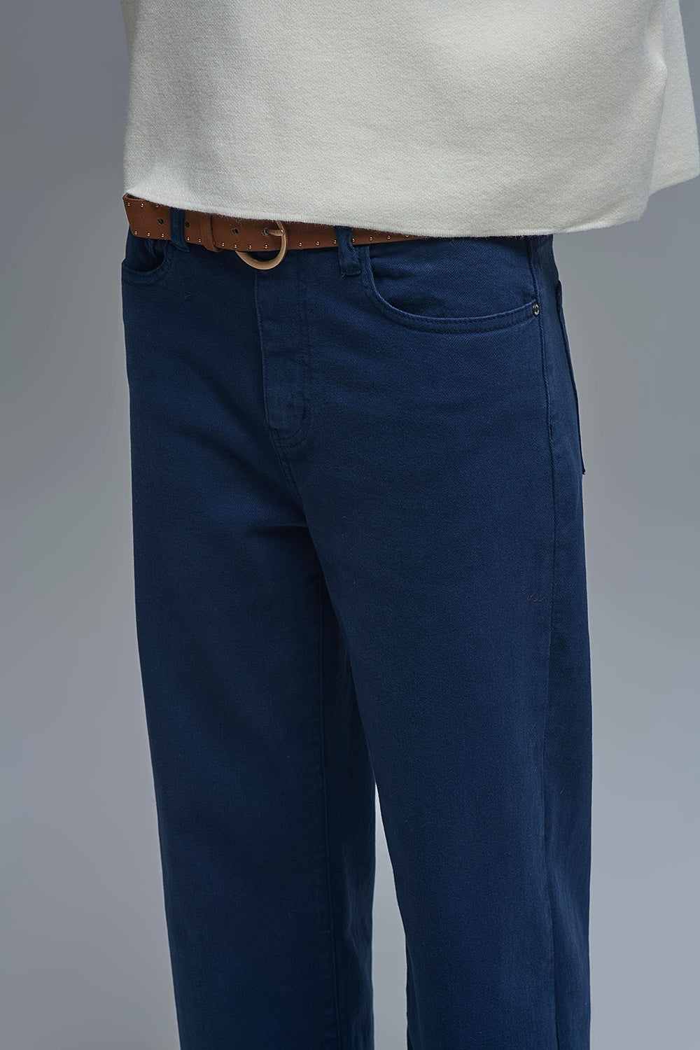 Pantalon droit à ourlet court en bleu marine