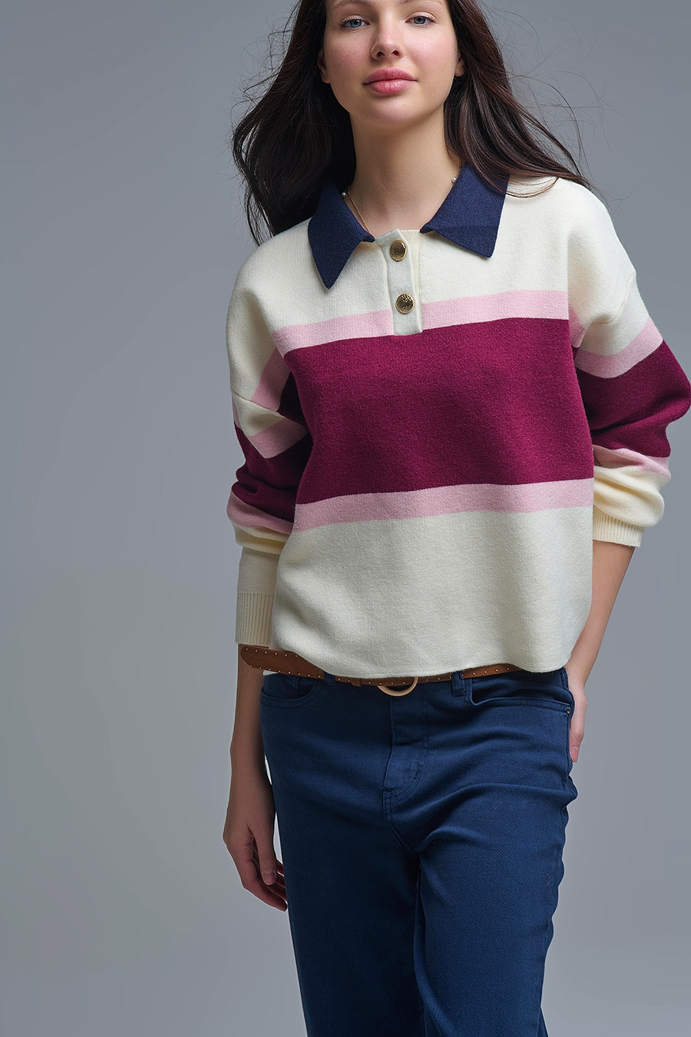Pull en tricot rayé marron avec boutons